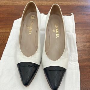 CHANEL Heels White with Black Toe size 101/2